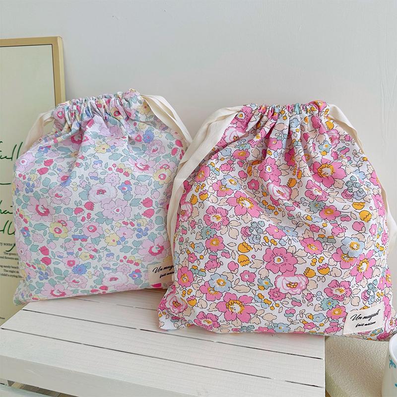 Beauty Preservation Makeup Bag - กระเป๋าผ้าฝ้ายลายดอกไม้ทำมือ กระเป๋าเก็บของสไตล์วินเทจ เป็นมิตรกับสิ่งแวดล้อม ใช้จัดเก็บเครื่องสำอางสำหรับการเดินทาง 1 ชิ้น